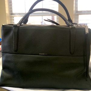 Like new COACH handbag in hunter green